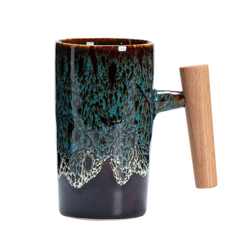 Becher mit Holzgriff