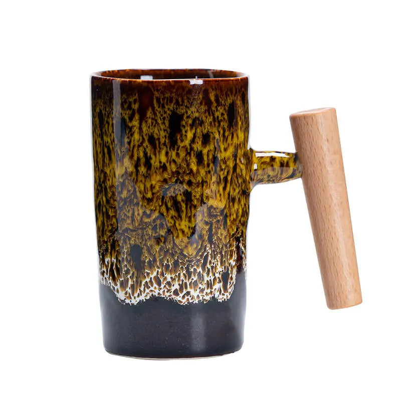 Becher mit Holzgriff